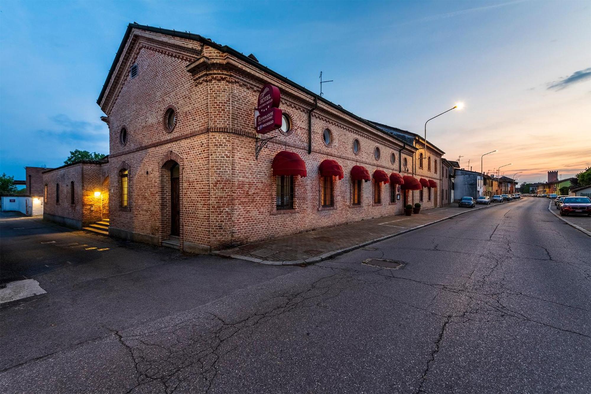 Hotel Vecchio Casello Castelleone Extérieur photo