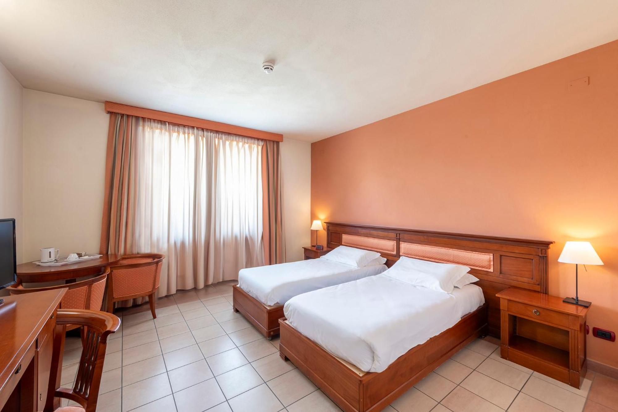 Hotel Vecchio Casello Castelleone Extérieur photo